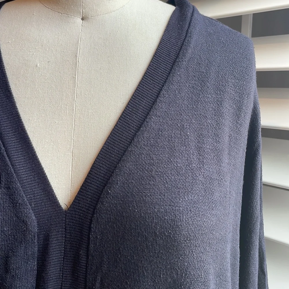 Anthropologie black v neck M - Picture 4 of 6